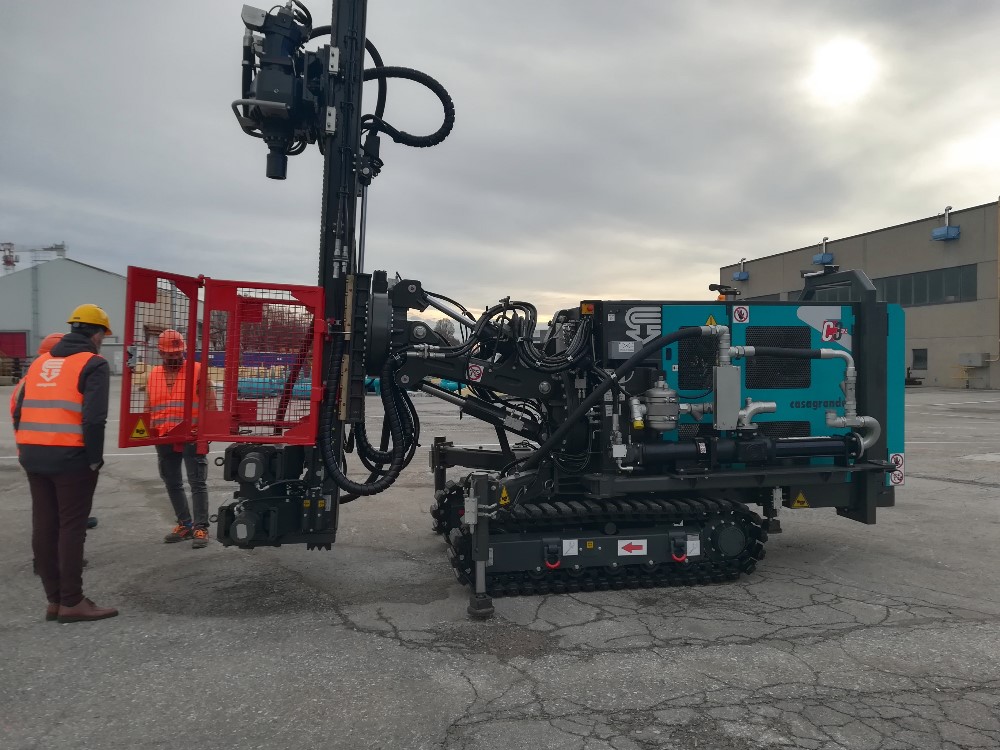 CASAGRANDE C3 XP-2 
Perforatrice idraulica
