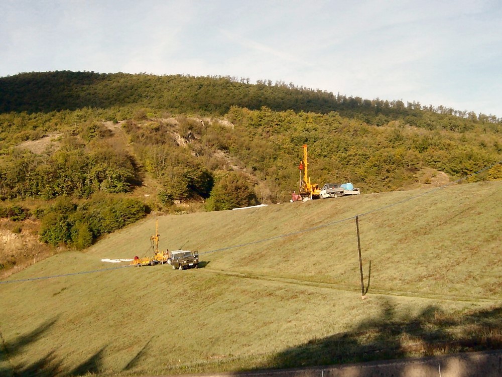 CAMPAGNA GEOGNOSTICA PER MONITORAGIO PARAMENTO DI MONTE DIGA ASTRONE - CHIANCIANO TERME